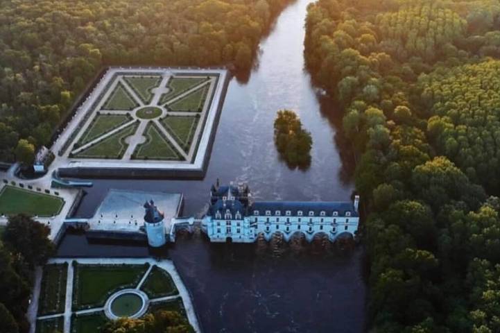 Location de vacances pour 6 personnes, avec Terrasse et Jardin à Chisseaux