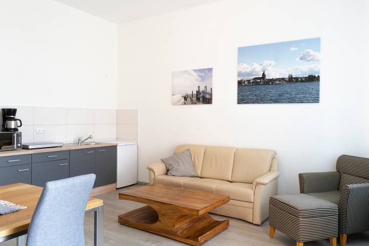 Ferienwohnung für 5 Personen, mit Balkon und Garten in Stralsund