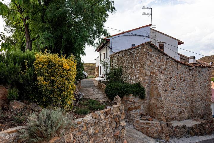 Vakantiehuis voor 12 personen, met Terras en Tuin in Teruel en omgeving