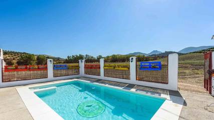 Casa rural para 18 personas, con terraza y piscina en Pruna