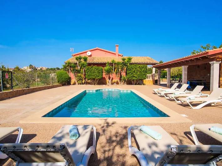 Chalet para 8 personas, con piscina y balcón - 1
