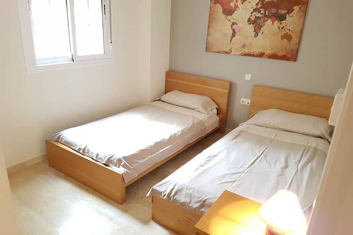 Ganze Wohnung, Spacious modern apartment with large terrace and private pool, long & short lets in Playa Serena (Roquetas de Mar), Roquetas de Mar