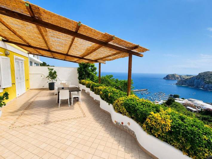 Gîte pour 4 personnes, avec Terrasse et Vue à Ponza