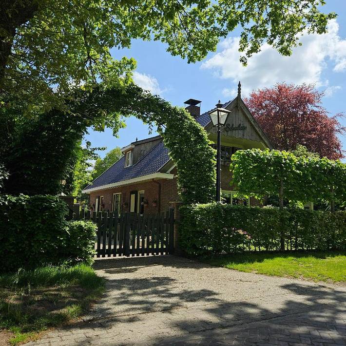 Ferienwohnung für 2 Personen, mit Balkon und Terrasse sowie Garten