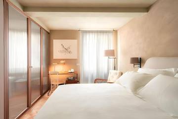 Chambre d’hôte pour 4 personnes, avec terrasse ainsi que vue et piscine à Reggio d'Émilie