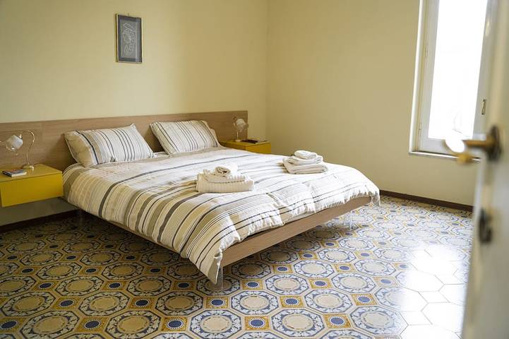 Location de vacances pour 6 personnes, avec terrasse et jardin, animaux acceptés à Adrano - 2