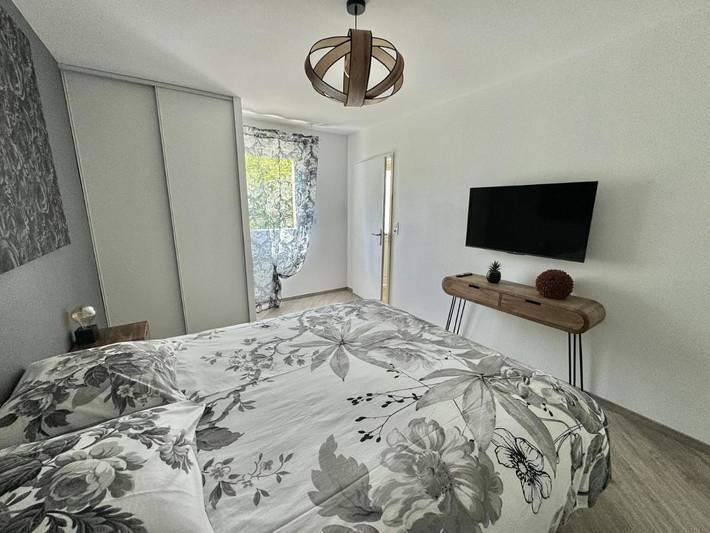 Gîte pour 4 personnes, avec terrasse et jardin à Saint-Julien-les-Villas - 2