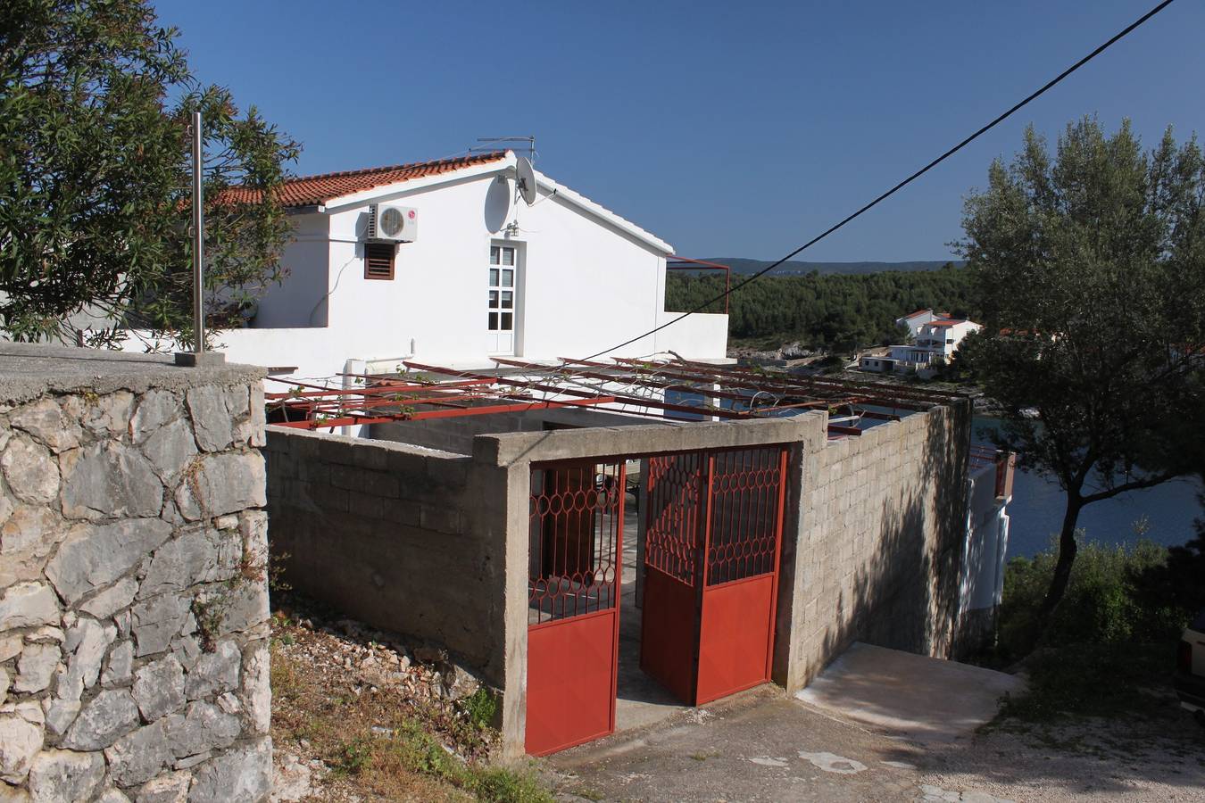Ganze Wohnung, 4-Zimmer-Ferienwohnung am Strand Basina, Hvar A-8749-a in Vrboska, Hvar
