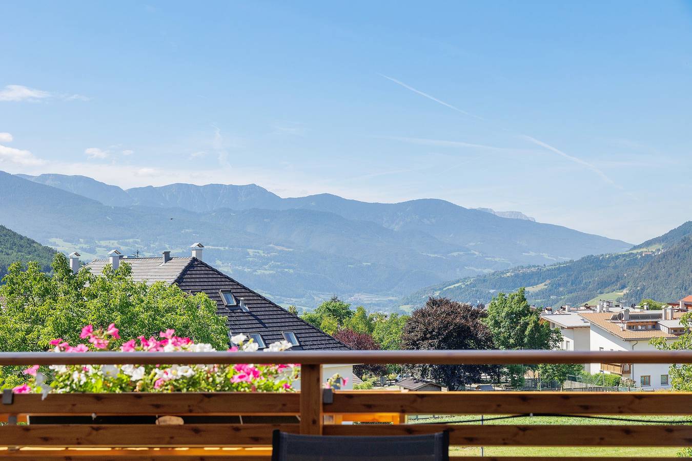 Ganze Wohnung, Ferienwohnung 'Sonnenblume' mit Bergblick, Gemeinschaftsgarten und Wi-Fi in Raas, Natz-Schabs