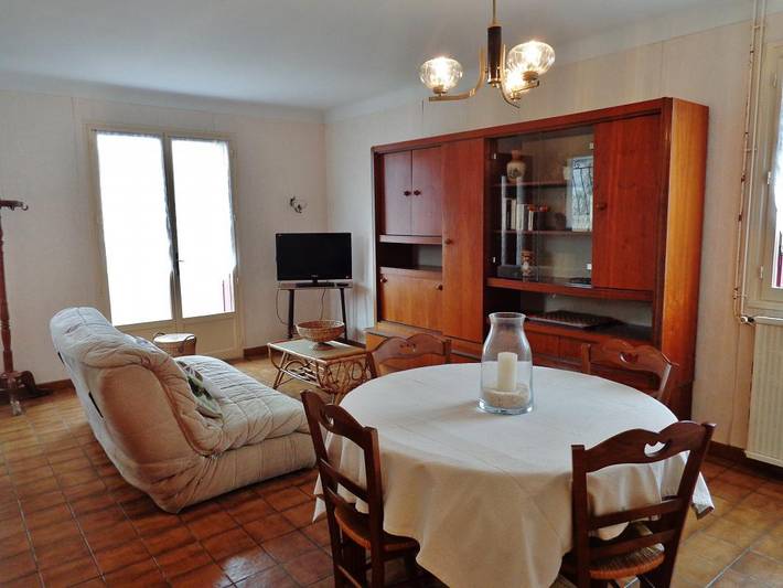 Gîte pour 4 personnes, avec jardin à Pouzac