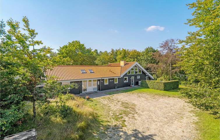 Ferieudlejning for 10 personer, med Terrasse og Pool samt Sauna i Hou