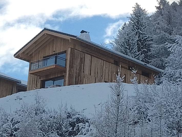 Chalet pour 12 personnes, avec balcon ainsi que sauna et jacuzzi