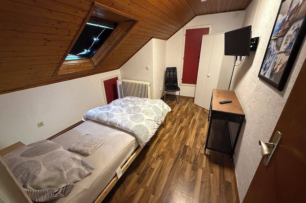 Ganze Wohnung, Apartment für bis zu 4 Personen | Küche & Bad | Pension Nh in Osterholz-Scharmbeck, Niedersachsen