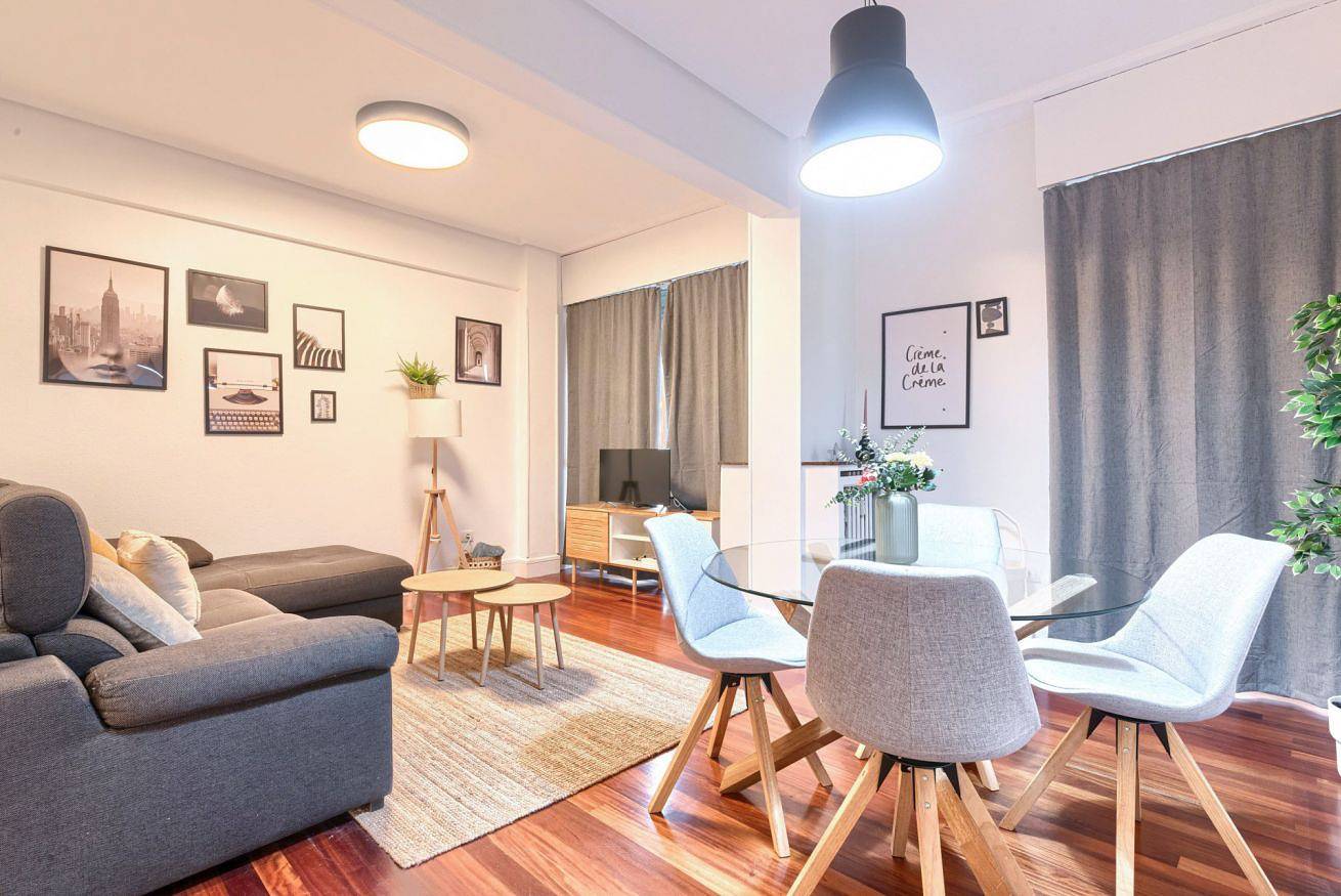 Hel lejlighed, Vt Recien renovado en Zabalburo  in Bilbao, Vizcaya