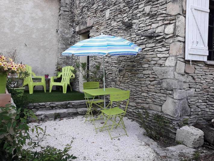 Location de vacances pour 4 personnes, avec vue ainsi que piscine et jardin à Saint-Michel-l'Observatoire - 3