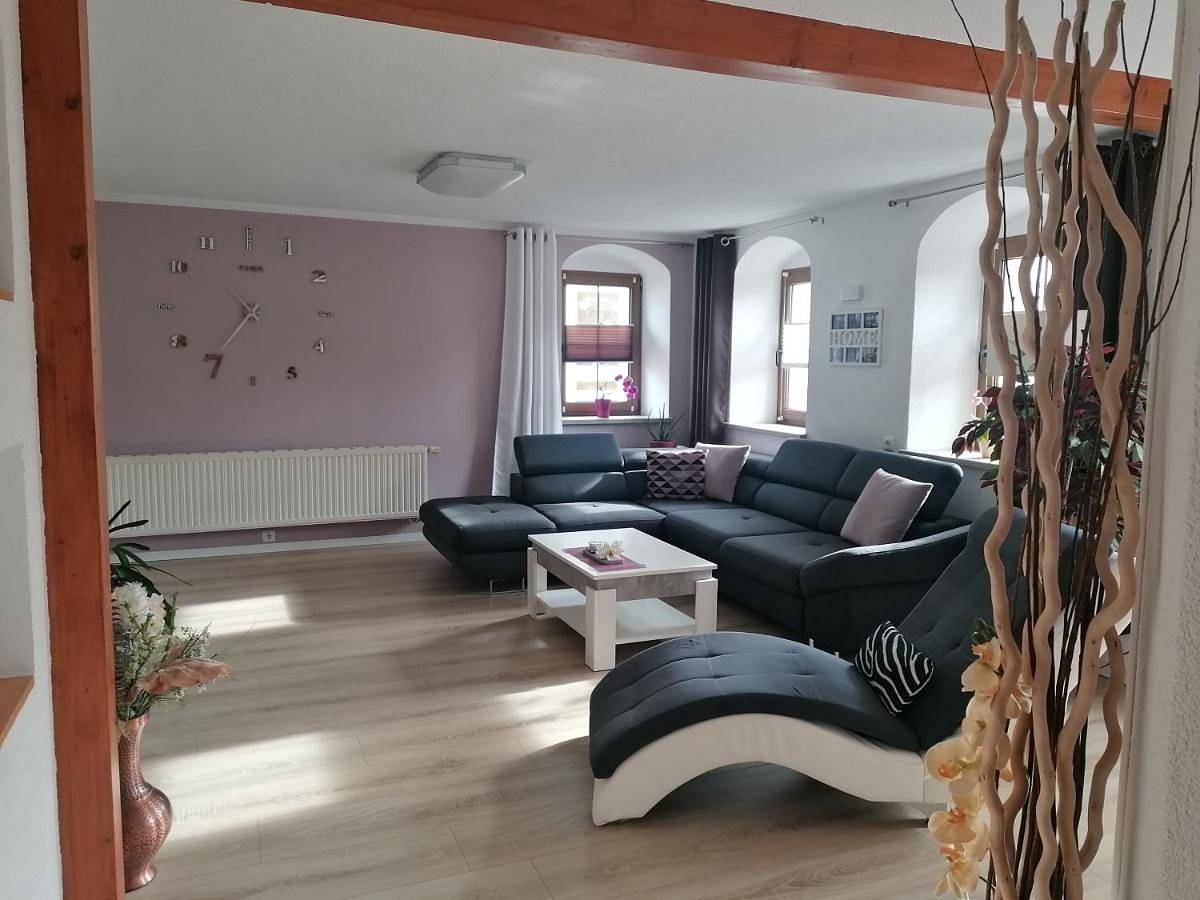 Ganze Wohnung, Apartment with Balcony in Bärenstein, Erzgebirge
