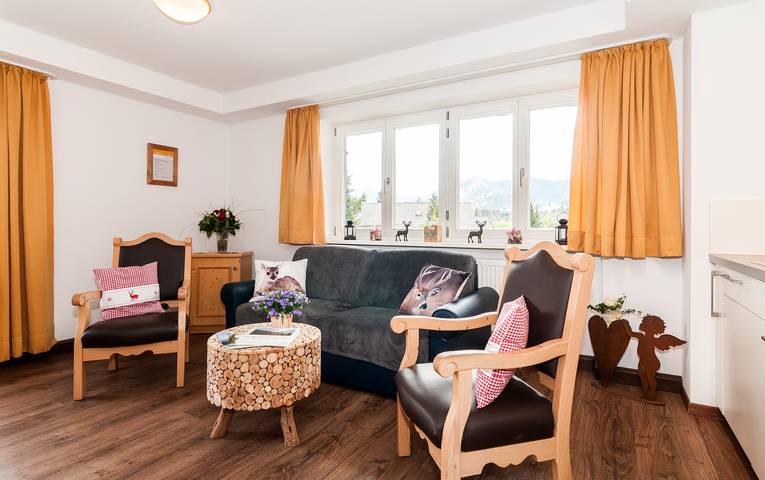 Ferienwohnung für 2 Personen, mit Balkon und Terrasse sowie Garten