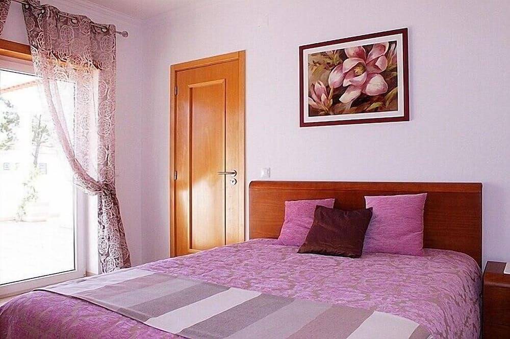 Villa Rosie - Luxusvilla mit 4 Schlafzimmern und eigenem Pool in Praia Del Rey in Amoreira, Leiria District