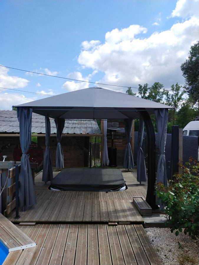 Gîte pour 2 personnes, avec jacuzzi et piscine ainsi que jardin et terrasse à Aiguillon - 2