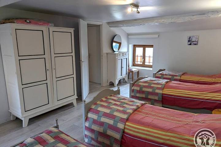 Location de vacances pour 13 personnes, avec jardin à Saint-Germain-Nuelles - 4