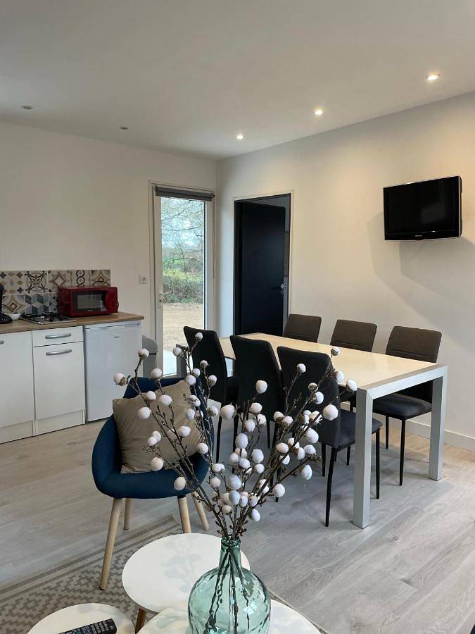 Two-Bedroom Chalet in Yvré-l'Évêque, Sarthe