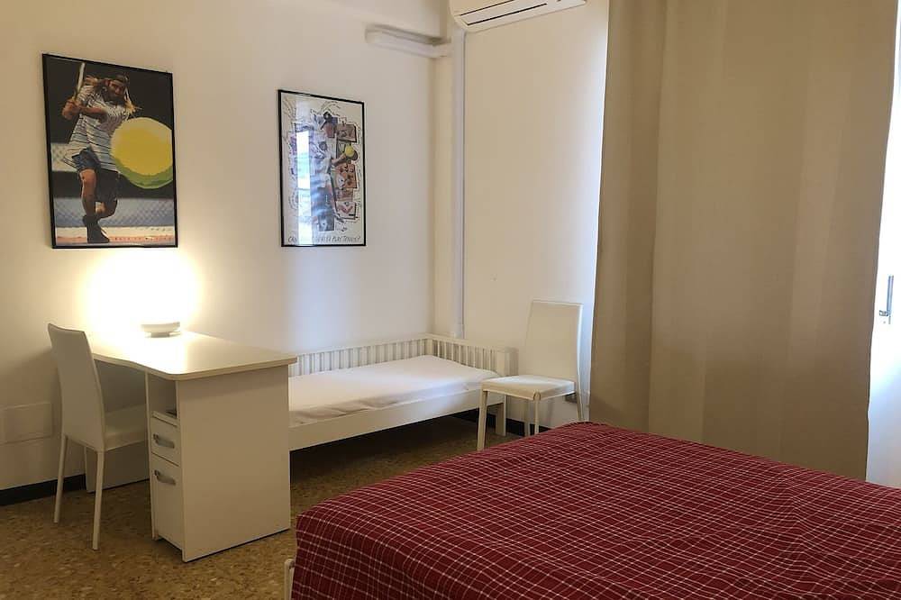 Ganze Wohnung, Port of Loano very close to the sea private parking in Loano, Riviera di Ponente