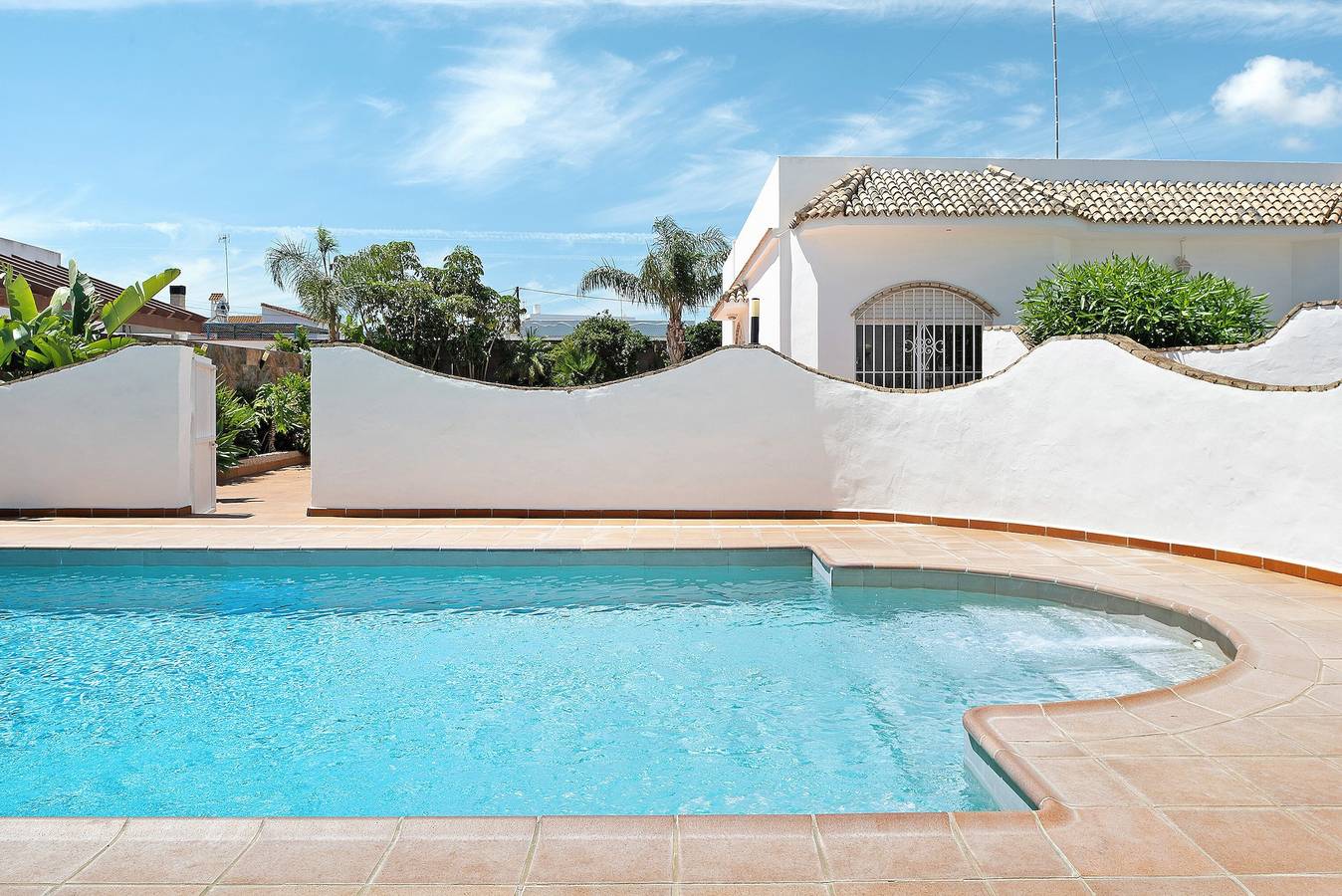Holiday Home 'Chalet Fuente2 Shared Pool Family' with Shared Pool and Air Conditioning in Conil de la Frontera, Costa de la Luz