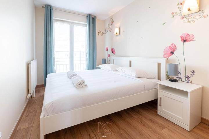 Gîte pour 6 personnes, avec terrasse dans Gare Du Val D Europe - 3