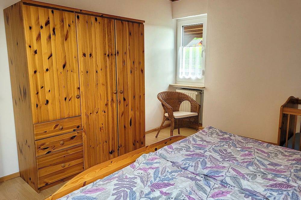 Ganze Wohnung, Gemütliche Ferienwohnung mit überdachter Terrasse in Schönau a.d.Brend, Rhön-Bayern