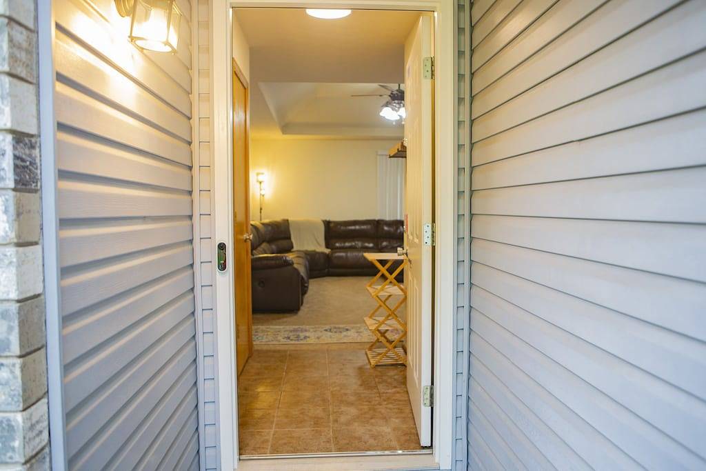 2805 N Summit Ave · Relax at the Summit - 3bd, 2b in Springfield (MO), Greene County (MO)