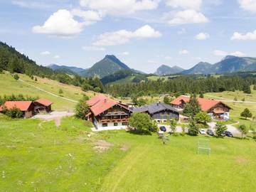 Ferienwohnung für 4 Personen, mit Garten und Ausblick in Oberjoch