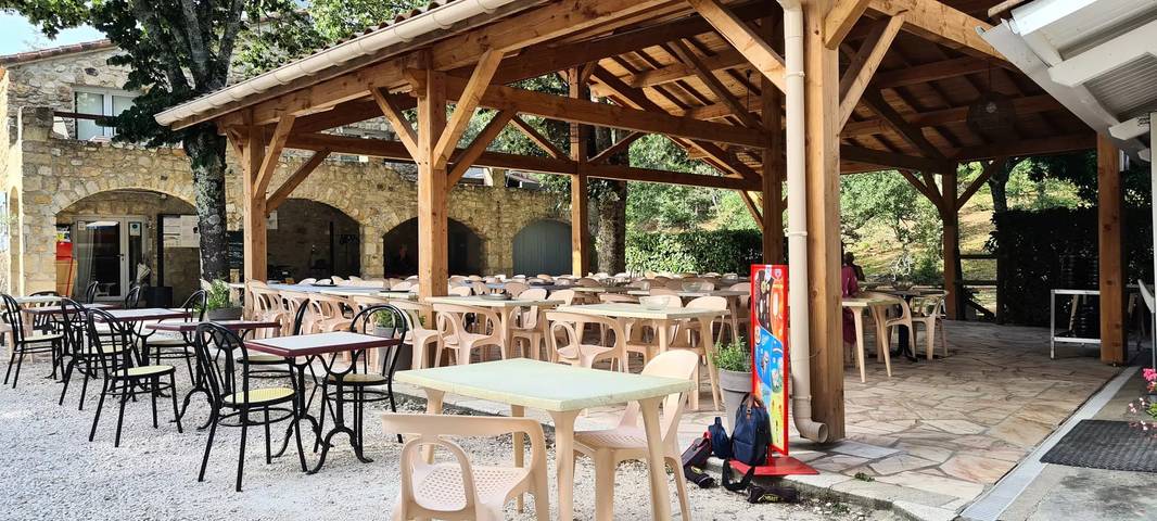 Camping für 4 Personen, mit Pool und Terrasse in Rhone-Alpes - 3