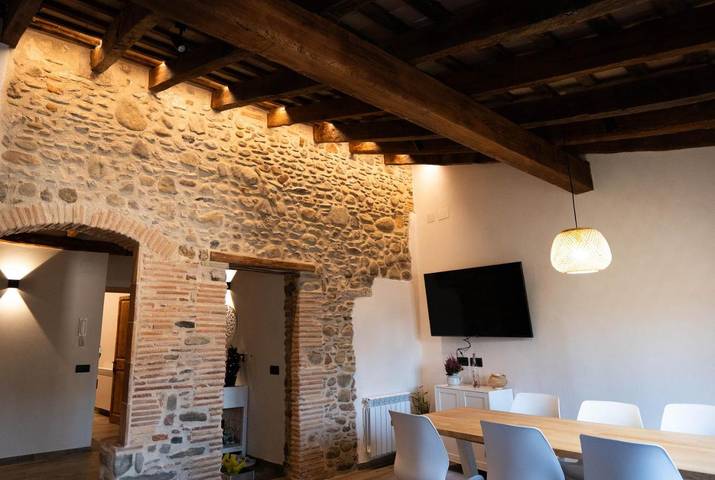 Gîte pour 8 personnes, avec vue et balcon à Vic - 3