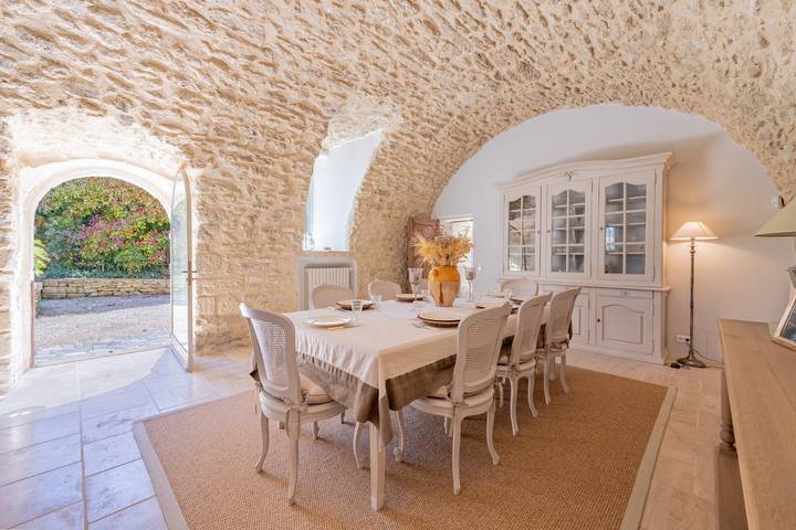 Maison de campagne pour 8 personnes, avec piscine ainsi que terrasse et jardin, adapté aux familles à Oppède - 4