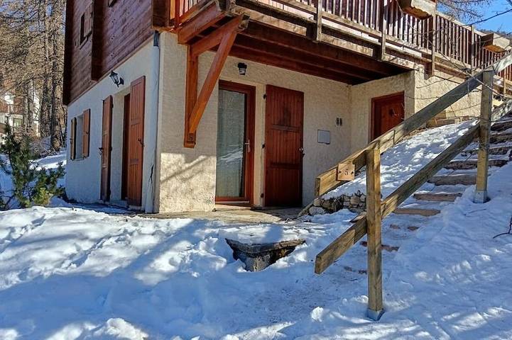 Chalet pour 3 personnes, avec terrasse, animaux acceptés à Les Orres