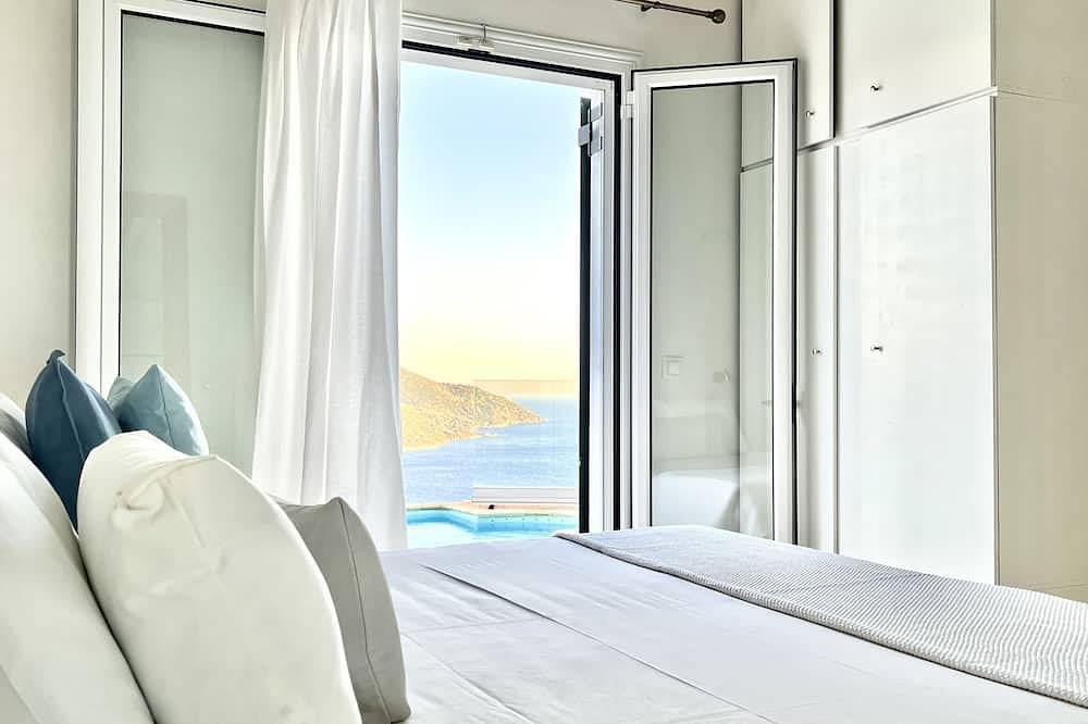Schöne Villa am Meer 50m mit privatem Pool in Vasiliki, Griechenland