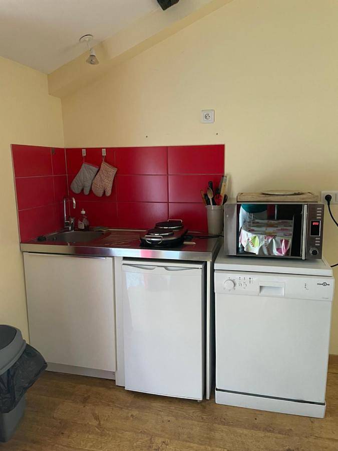 Location de vacances pour 4 personnes, avec terrasse et piscine ainsi que jardin et vue à Cenves - 4