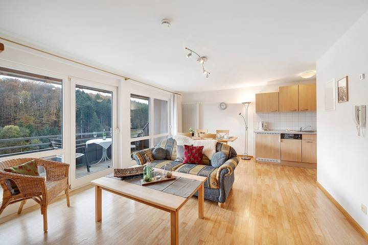 Appartement entier, Appartement de vacances 'Waldblick' avec balcon et Wi-Fi in Biederbach, Forêt-Noire centrale