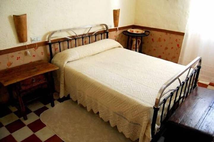 Gîte pour 4 personnes, avec jacuzzi ainsi que jardin et piscine à Alcalá la Real - 2