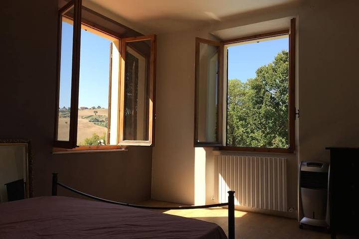 Spaziosa villa indipendente rurale con piscina in Monte San Pietrangeli, Provincia di Fermo