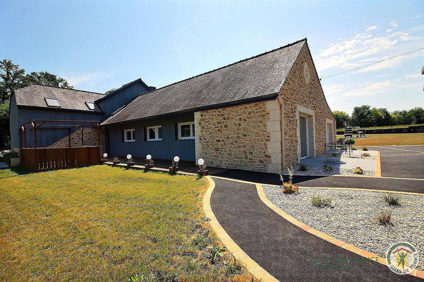 Aquadétente - Cascade in Loudéac, Cotes-d'Armor