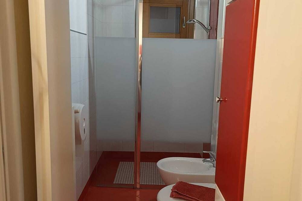 Ganze Wohnung, Studio-Apartment „Zone“ in Marone, Gemeinde Marone