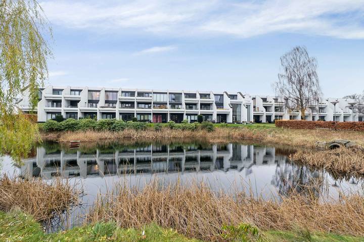Gîte pour 6 personnes, avec vue sur le lac ainsi que terrasse et jardin dans Elseneur