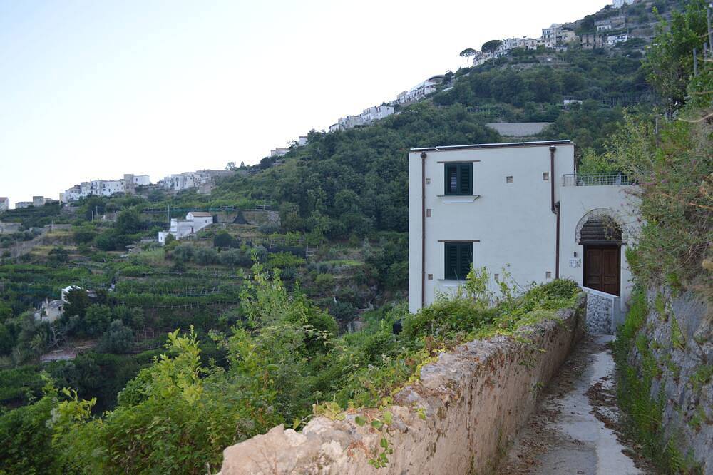 Ganze Wohnung, Altes Bauernhaus "Blue Apt", Wanderfreunde Ferienhäuser mit herrlicher Aussicht in Ravello, Sorrento Coast