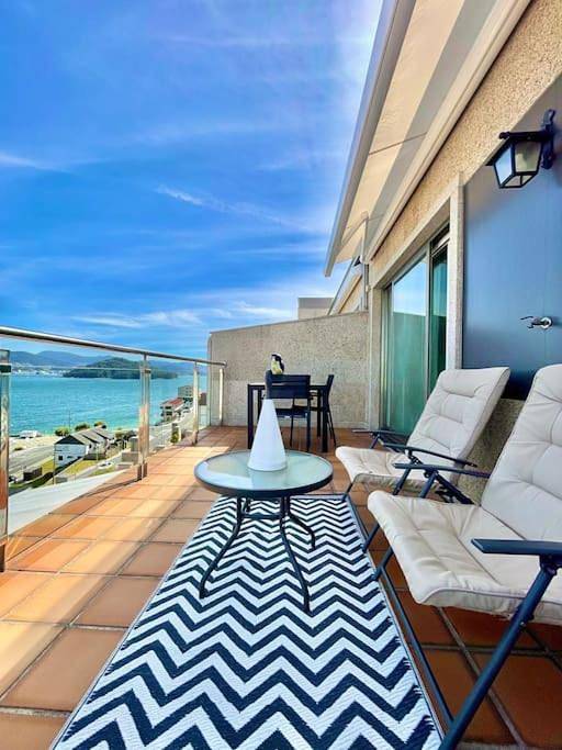 Apartamento para 4 personas, con Balcón y Terraza además de Jardín y Vistas en Combarro