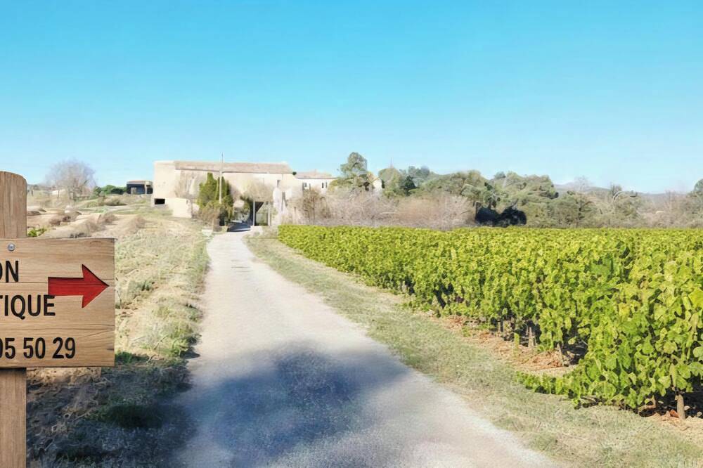 5-Bedroom Country House with Pool, Mirabeau in Luberon in Mirabeau, Parc naturel régional du Luberon