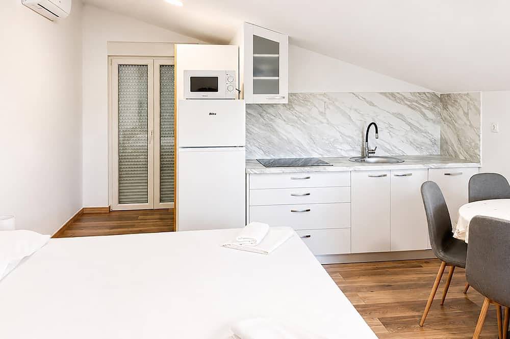 Ganze Wohnung, Cozy apartment in Smokvica with house sea view in Pag