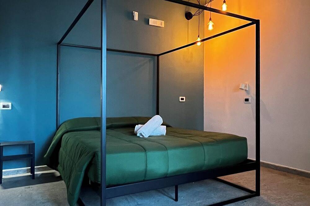 Apartamento entero, Reserved within walking distance of downtown. in Regio de Calabria, Provincia de Reggio Calabria