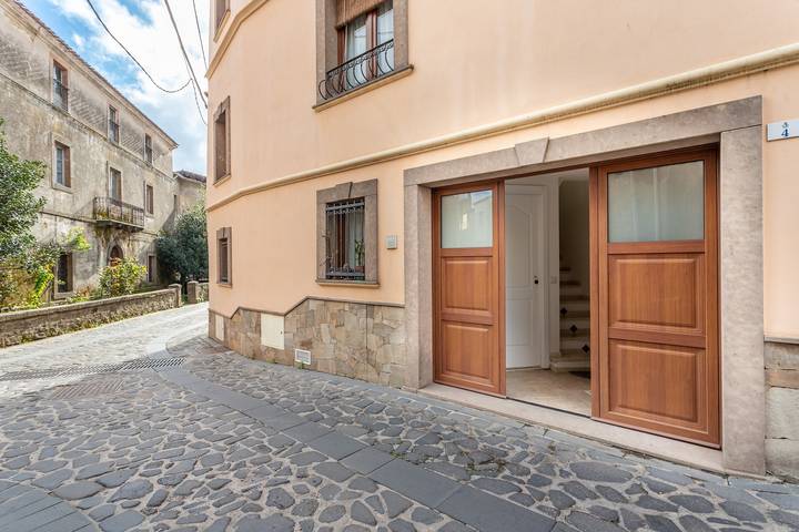 Appartement entier, Appartement 'Il Fascino Del Borgo Al Primo Piano' avec Wi-Fi et climatisation in Scano di Montiferro, Sardaigne