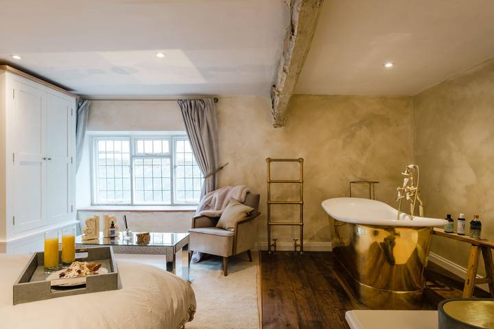 Cottage for 4 people, with garden, with pets in Burford